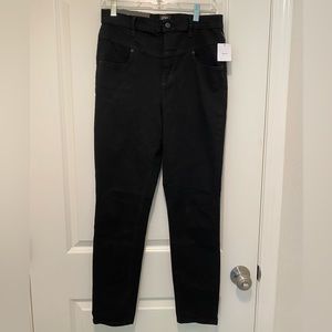 BDG Urban Outfitters. Black jeans. 
Size 30.